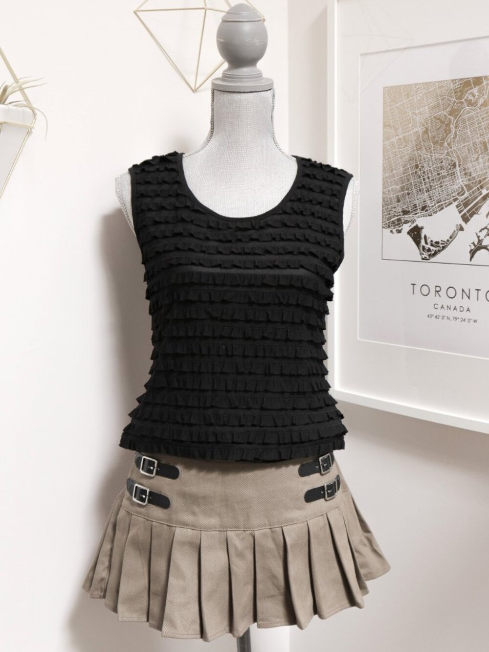 Y2K Vintage Black All Over Ruffle Sleeveless Top, Dark Coquette Girl Aesthetic
